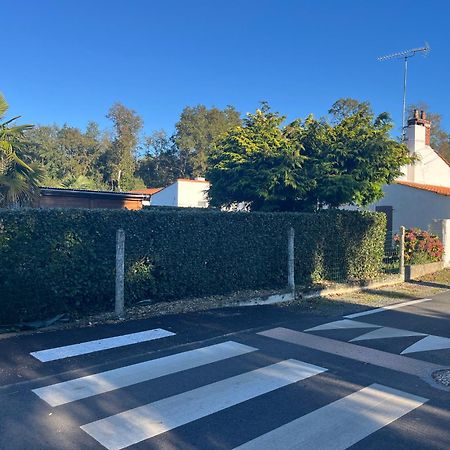 La Ferme Du Preneau Acomodação com café da manhã Challans Exterior foto